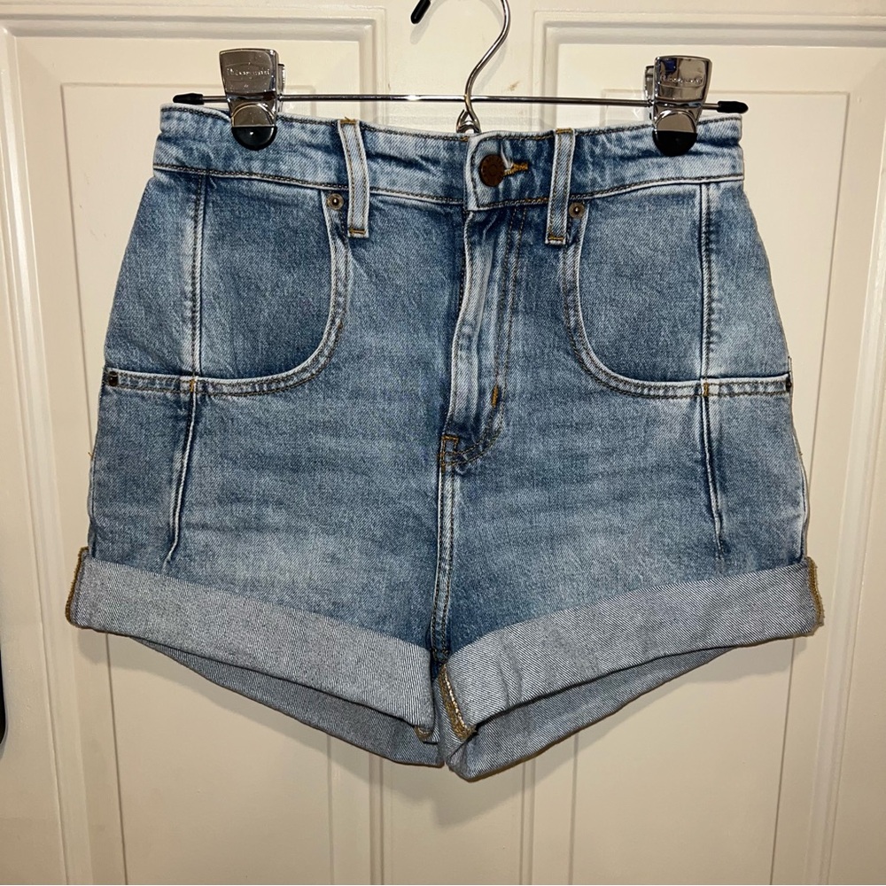 Urban Outfitters Women's BDG Carrie Cuffed Denim Shorts Stretch Blue Wash 25